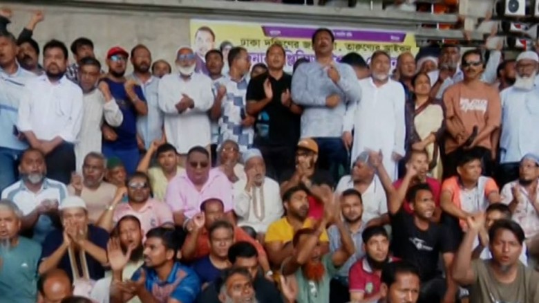 আবারও নগর ভবনের সামনে ইশরাক সমর্থকরা, শপথ না পড়ানো...